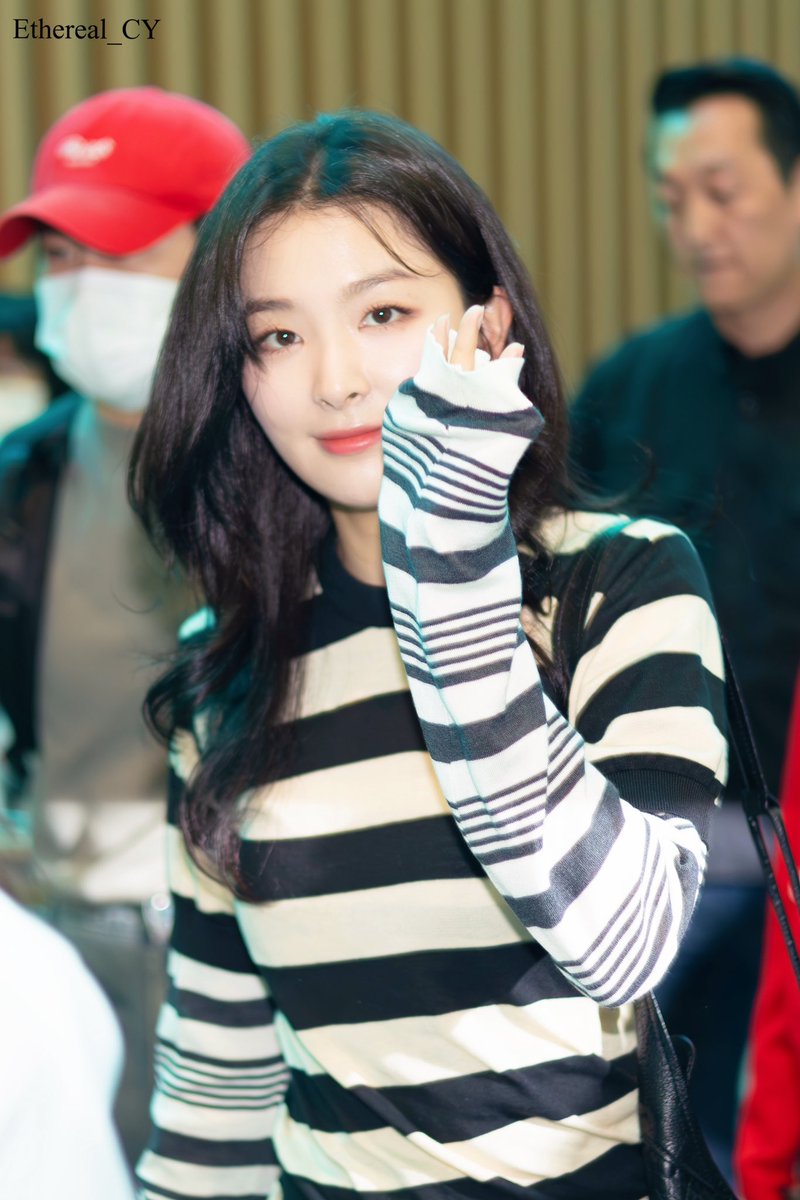 250401

#AprilFoolsDay #만우절
#슬기 #Seulgi