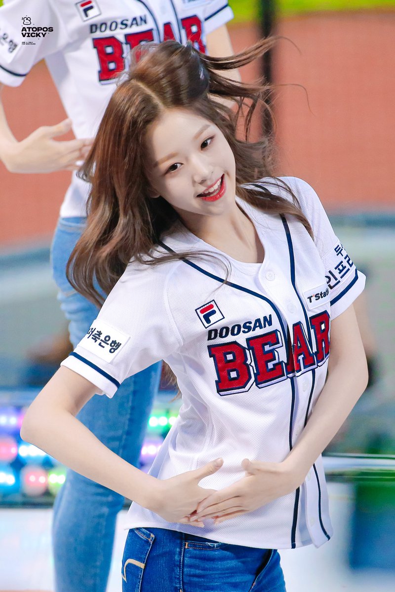 atoposvicky's tweet photo. 181006 🥰🤲🏻
#아이브 #IVE #장원영 #JANGWONYOUNG #원영 #WONYOUNG #ウォニョン 
#AprilFoolsDay https://t.co/vgbH92wHjQ