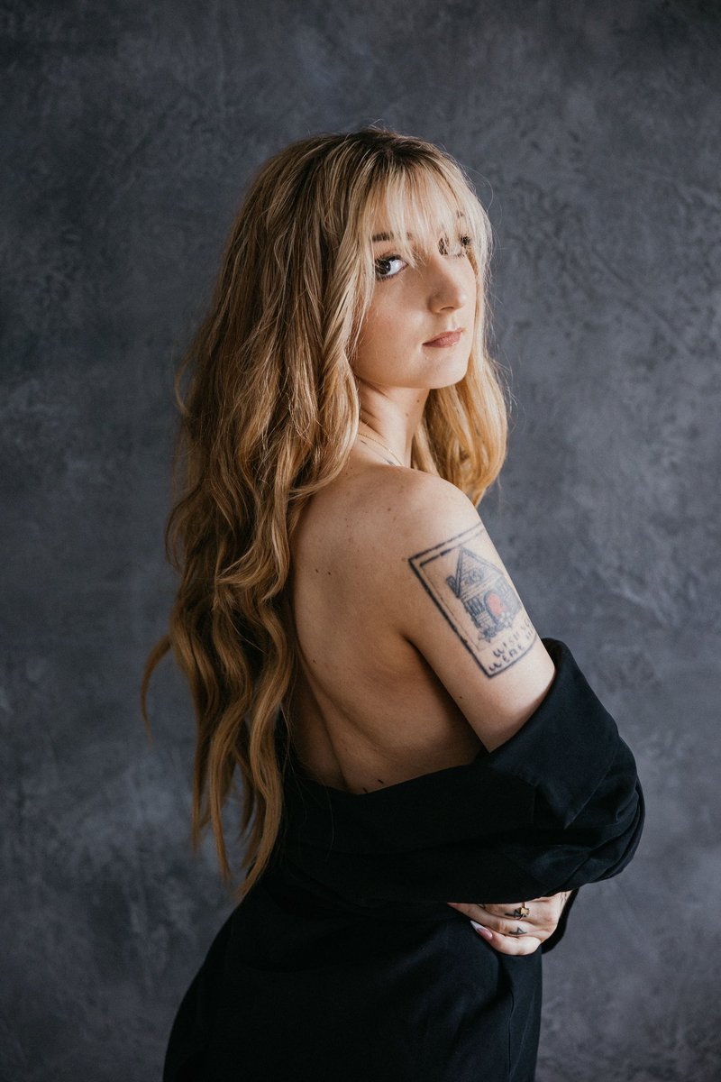 porcelain_camie's tweet image. my debut single, ‘take this,’ will be yours on 4/4♥️ 
ain’t that the craziest thing you’ve ever heard?!

presave it here: distrokid.com/hyperfollow/ca…