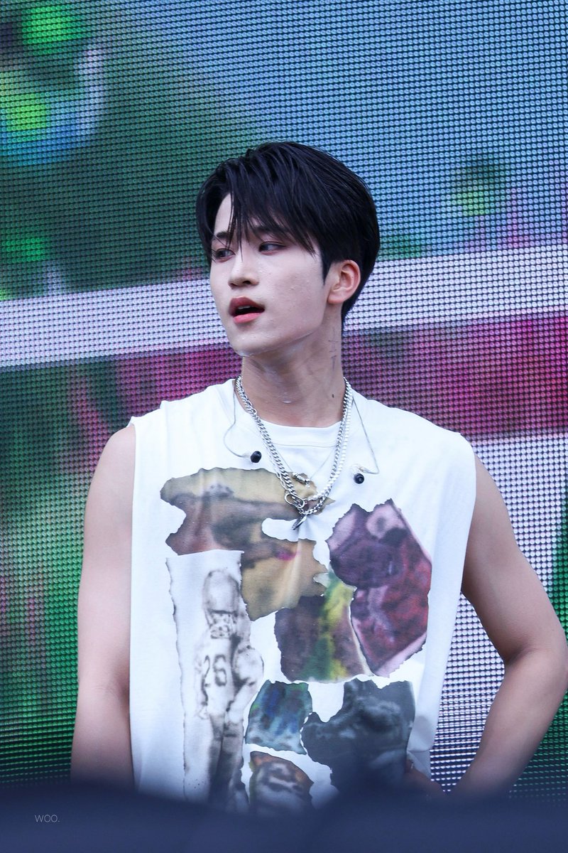 240705 #루네이트 #준우 #LUN8 #Junwoo #AprilFoolsDay

이게 1년 전이라구..?ㅜ