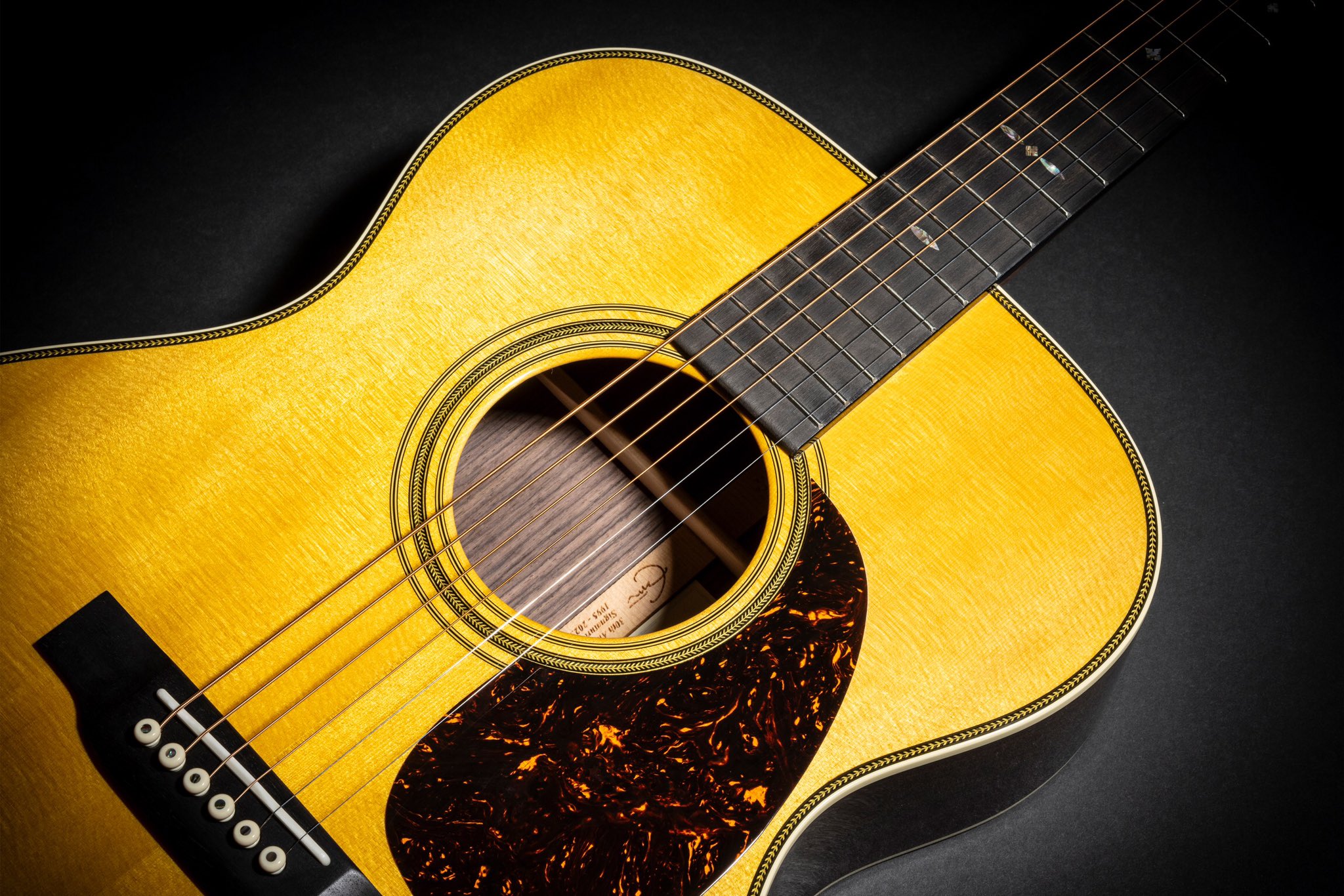 洋楽 Eric Clapton / To Infinity And Beyond... Owned by, played by, signed by and designed by some of the