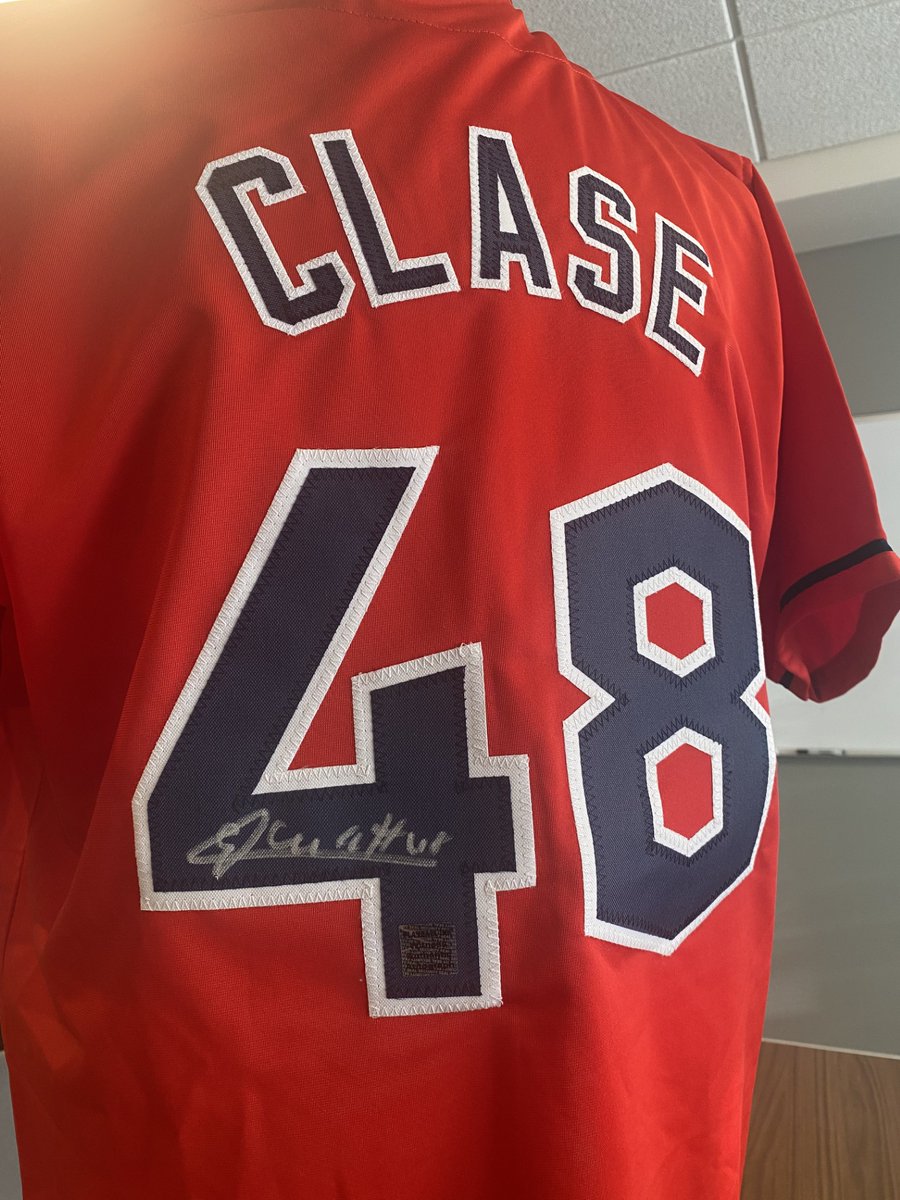 FrontstepsC's tweet image. ⚾ Baseball season is HERE! ⚾ And we&apos;ve got an INSANE raffle for you @CleGuardians fans! For just $10, you could win an Emmanuel Clase autographed jersey AND a Travis Bazzana signed ball! 🤯🎟️ Get your tickets: 

classy.org/event/front-st…