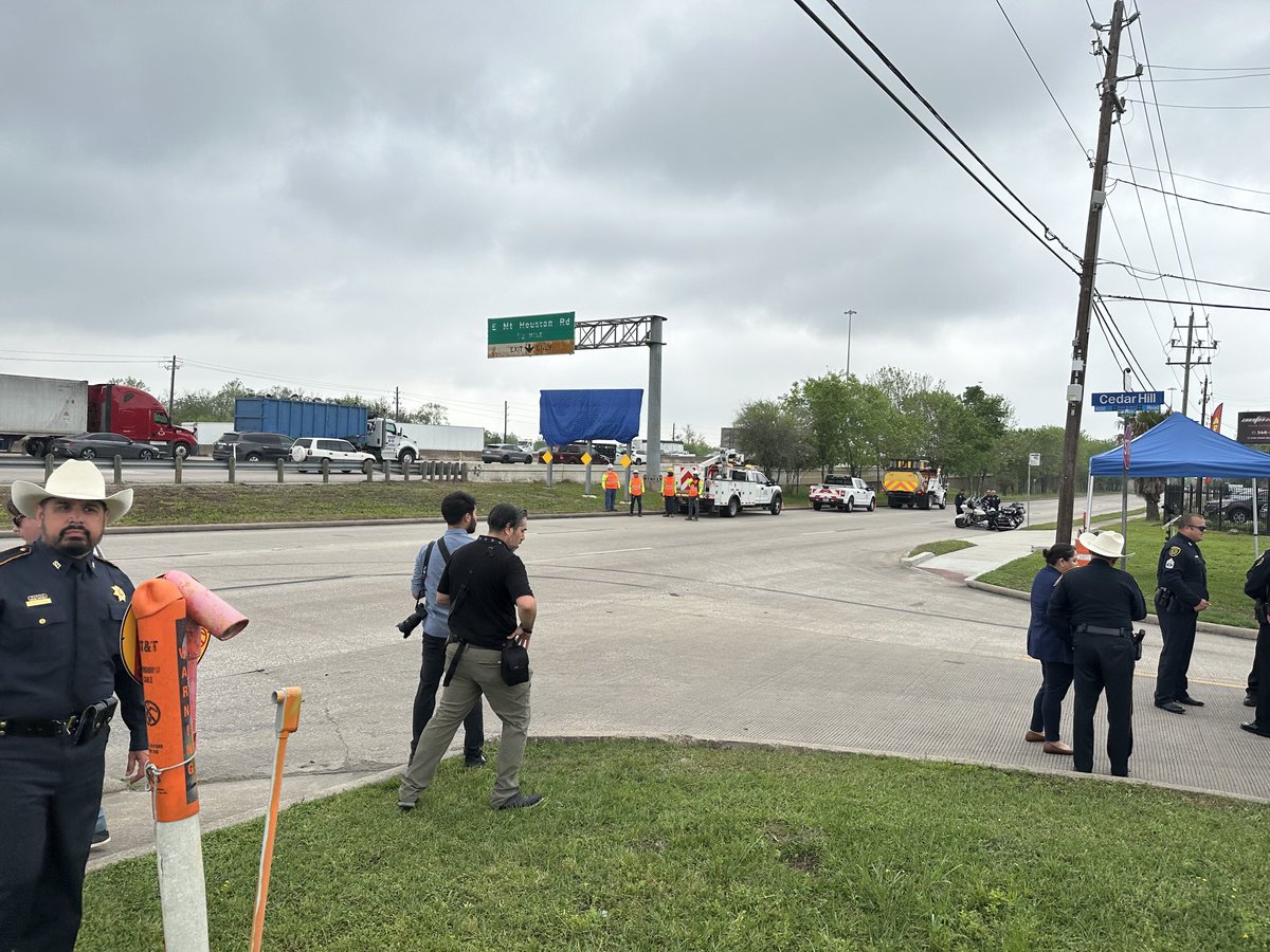 Abel Garza (@agarza_aldine) on Twitter photo <a href="/AldineDistrict/">East Aldine District</a> <a href="/SheriffEd_HCSO/">Ed Gonzalez</a> <a href="/RepWalle/">Armando Walle</a> unveiling of Deputy Almendariz renaming of a section of Hwy 59 in his honor <a href="/AldineDistrict/">East Aldine District</a> <a href="/SheriffEd_HCSO/">Ed Gonzalez</a> <a href="/RepWalle/">Armando Walle</a> unveiling of Deputy Almendariz renaming of a section of Hwy 59 in his honor