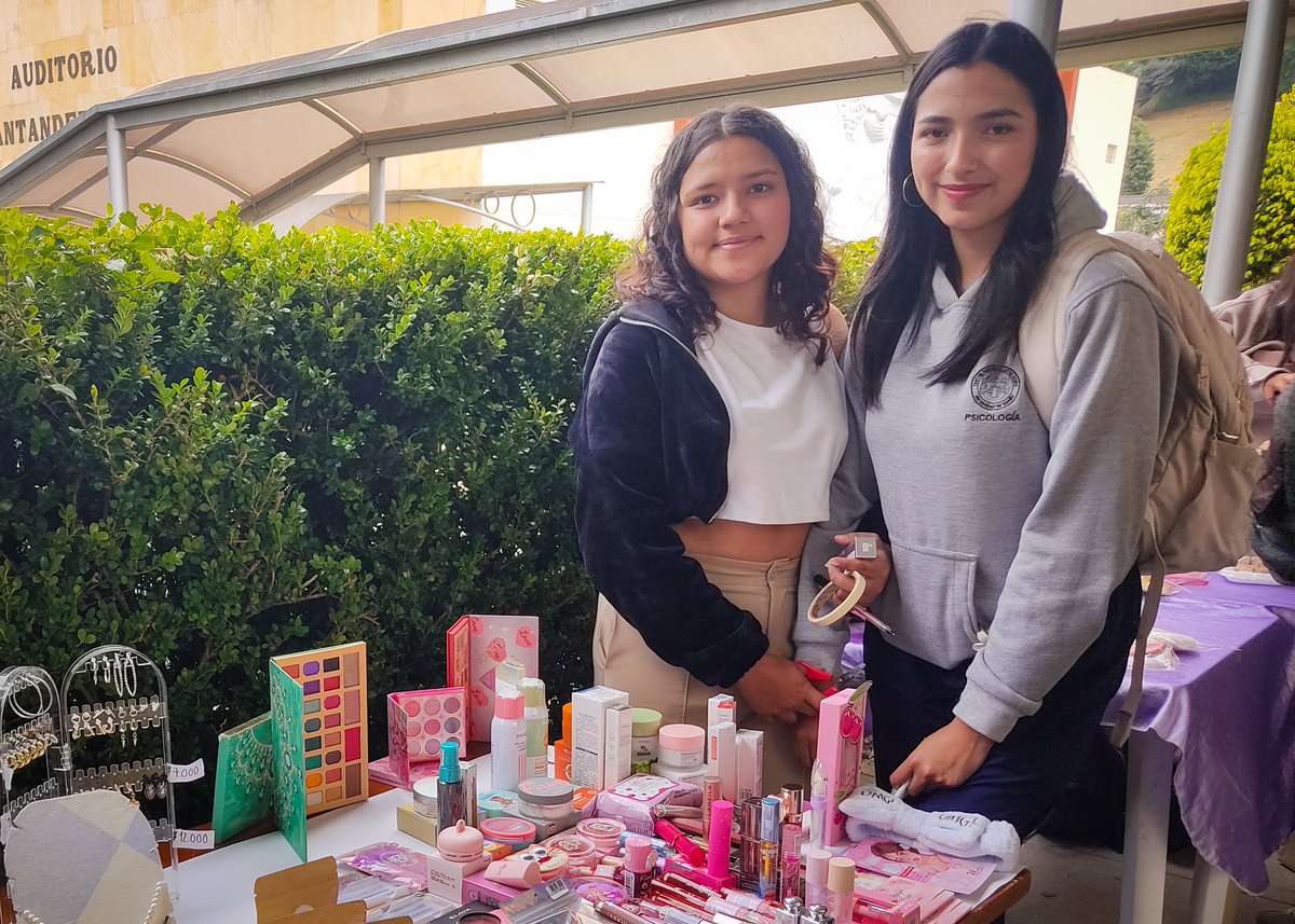 JuventudPasto's tweet photo. 💥✨ ¡El emprendimiento juvenil brilló en la feria Empoderadas! ✨💥

Desde @JuventudPasto celebramos y apoyamos espacios como este, donde la creatividad, la innovación y el talento de jóvenes emprendedoras se hacen visibles. 🌎🔥

🧵🪡⬇️ https://t.co/mqc61edYTe