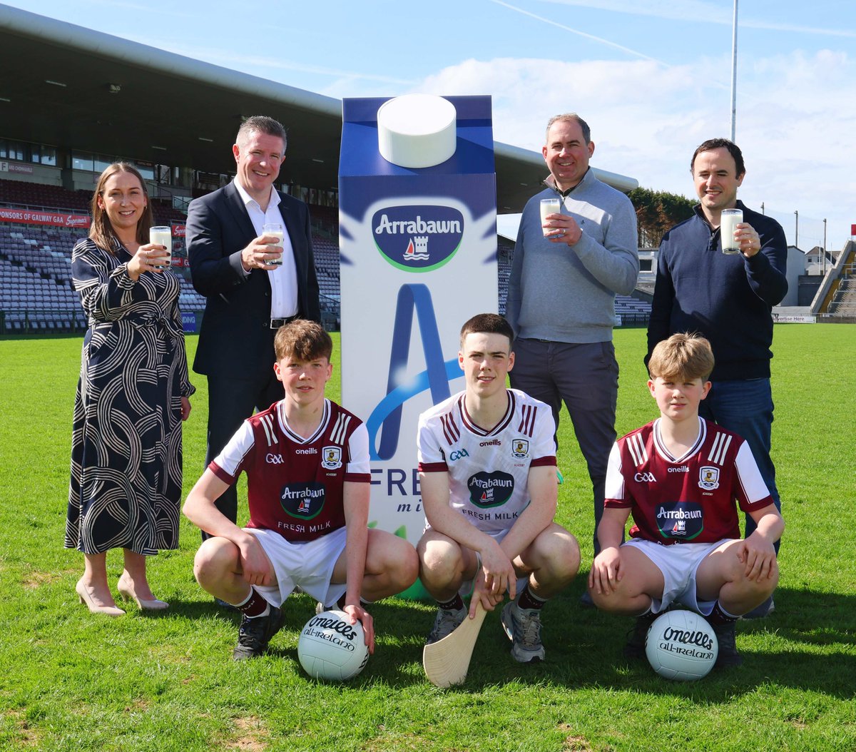 🚨PRESS RELEASE 🚨
Arrabawn Fresh Milk Announced as Official Sponsor of Galway GAA Academy

· Two-year partnership aimed at nurturing the future talent of Gaelic football and hurling in the region.

· Launch event took place today at Pearse Stadium, where representatives from