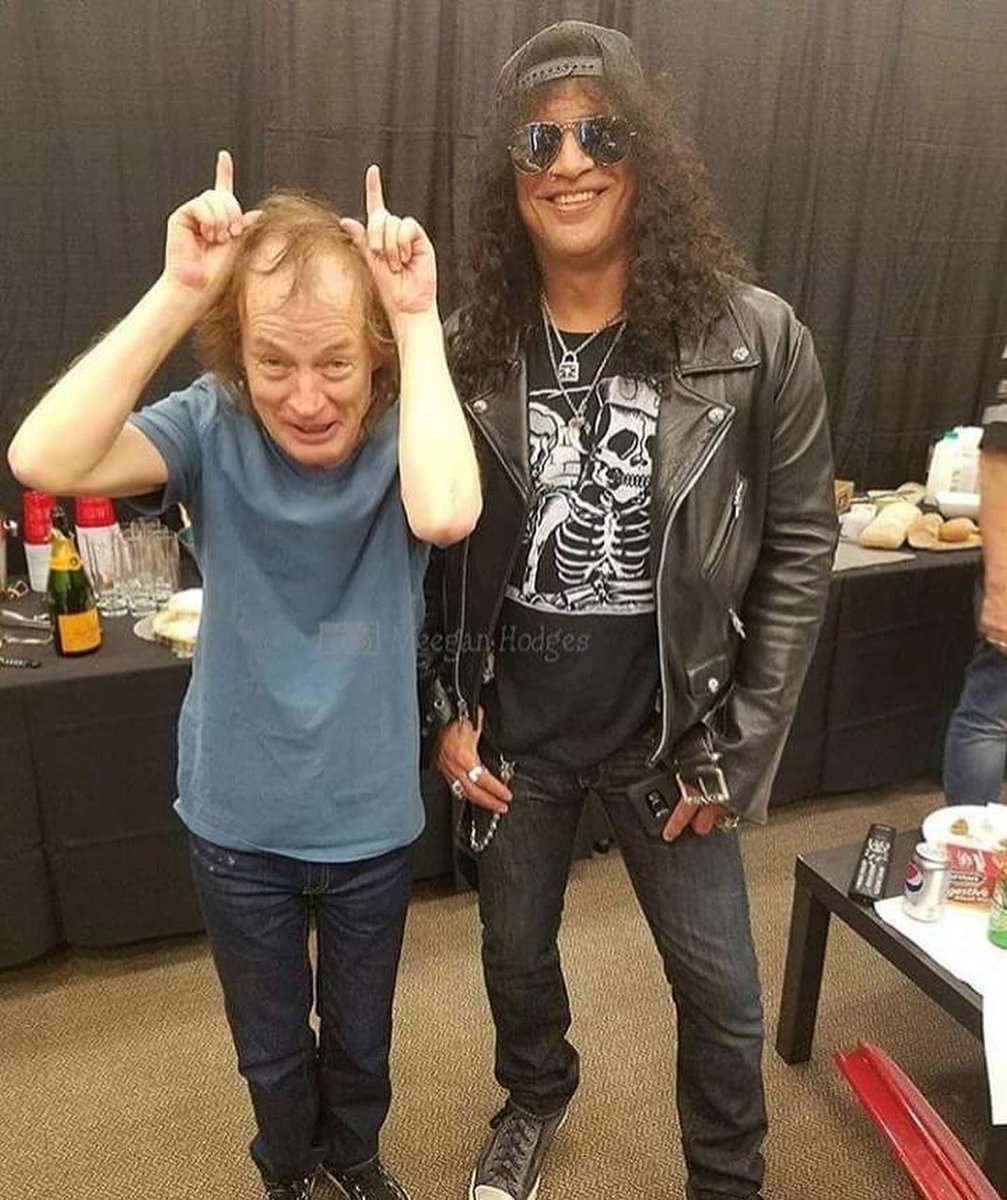 SlashNews1's tweet image. Happy birthday to Angus Young who turns 70 today!! 👏🏻🎉