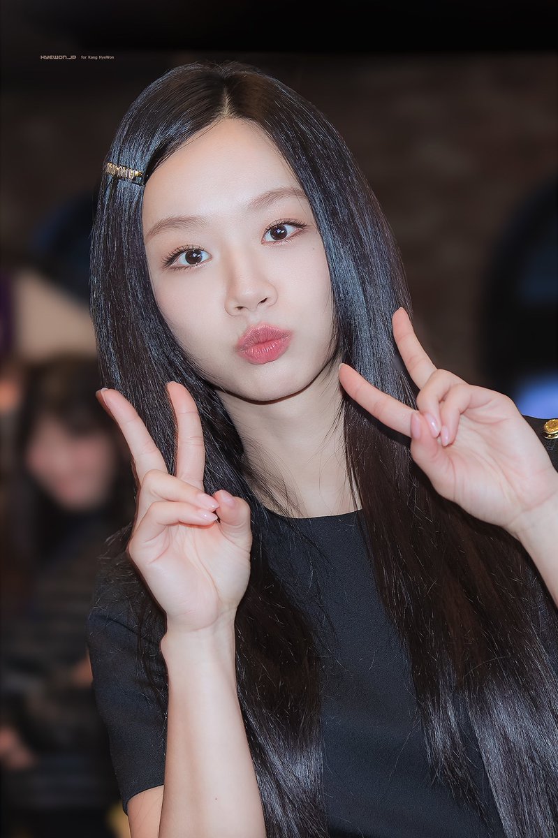 HYEWON_JP's tweet photo. 250206 제이야🐈‍⬛🤍

#AprilFoolsDay #만우절
#혜리 #HYERI
#선의의경쟁 #FriendlyRivalry https://t.co/RdkZXJui2i