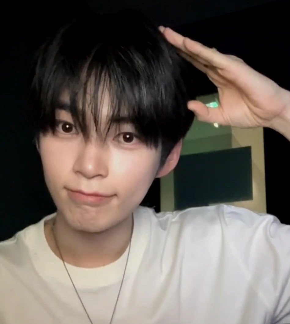 nyangbinzip's tweet photo. #AprilFoolsDay
멍빈아ㅏㅏ https://t.co/bEvcvtaqlH