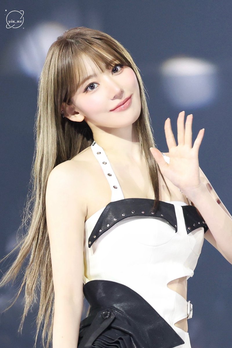 윤 tweet media