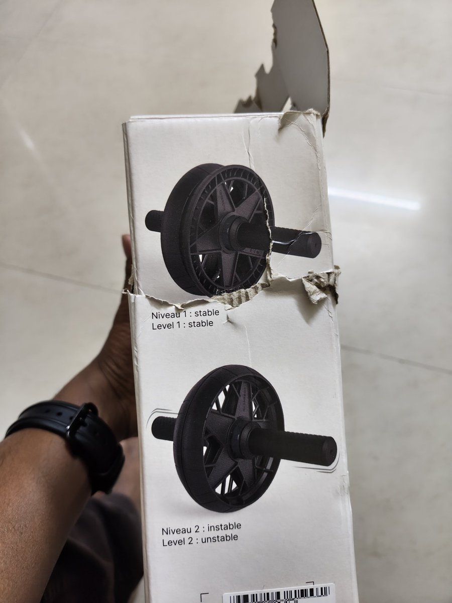 Rahul020691's tweet photo. @Decathlon wanted to purchase AB roller, visited LULU Rajaji Nagar, Bangalore, IN. All boxes were torn. So your personnel suggested ordering online from Decathlon. Got the package today. Hands down the pathetic. Store package was better. Utterly disappointed! Order Id-2430684505 https://t.co/CIfFThQs3E