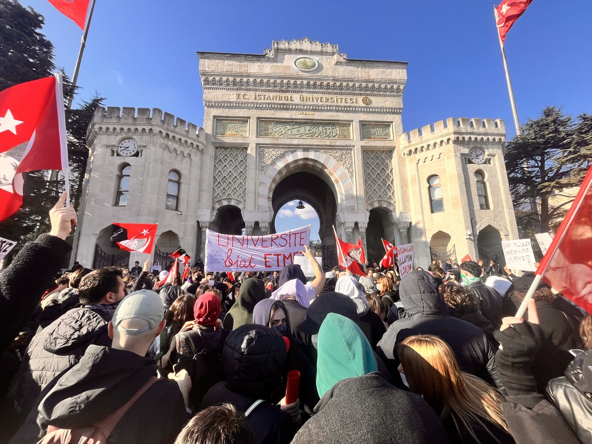Global Student Forum and @SAIH condemn the arbitrary detentions, police violence, and excessive force used to suppress nationwide protests in Turkey. 

Read the statement: globalstudentforum.org/turkish-studen…

Photo by: Mellonsapka