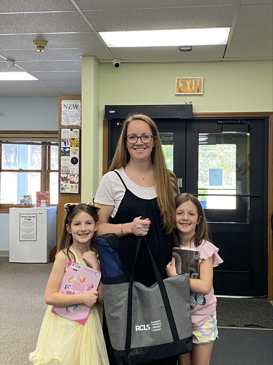 goRCLS's tweet image. 🎉 Congrats to the winners of the RCLS Advocacy Day Social Media Contest! 🎉Thank you for helping amplify the voice of libraries through your creativity and support. We’re proud to have such strong advocates in our community! 📚💙#RCLSAdvocacy #LibraryChampions #StrongerLibraries