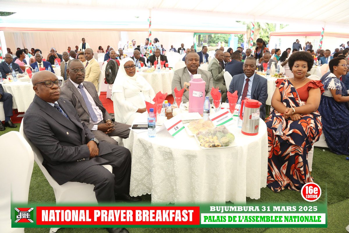 nshingamateka's tweet photo. 4/n Dans son discours de circonstance, le Président de la République SE Evariste Ndayishimiye a mis un accent particulier sur quatre raisons qui donnent de l'espoir au Peuple Burundais:
1. Dieu nous a montré sa présence : A voir d'où vient le Burundi et la paix recouvrée après des années de guerres internes,  Dieu nous a tiré de loin et nous a montré qu'il a de bons projets pour le pays;
2. Dieu nous a donné un pays de lait et de miel, un pays riche en ressources naturelles;
3. Maintenant nous sommes unis. Il n'y a plus de conflits ethniques. Chacun complète l'autre;
4. La Vision 2040-2060: C'est une vision que Dieu a révélé au Peuple Burundais, la population devrait donc travailler en s'en inspirant.