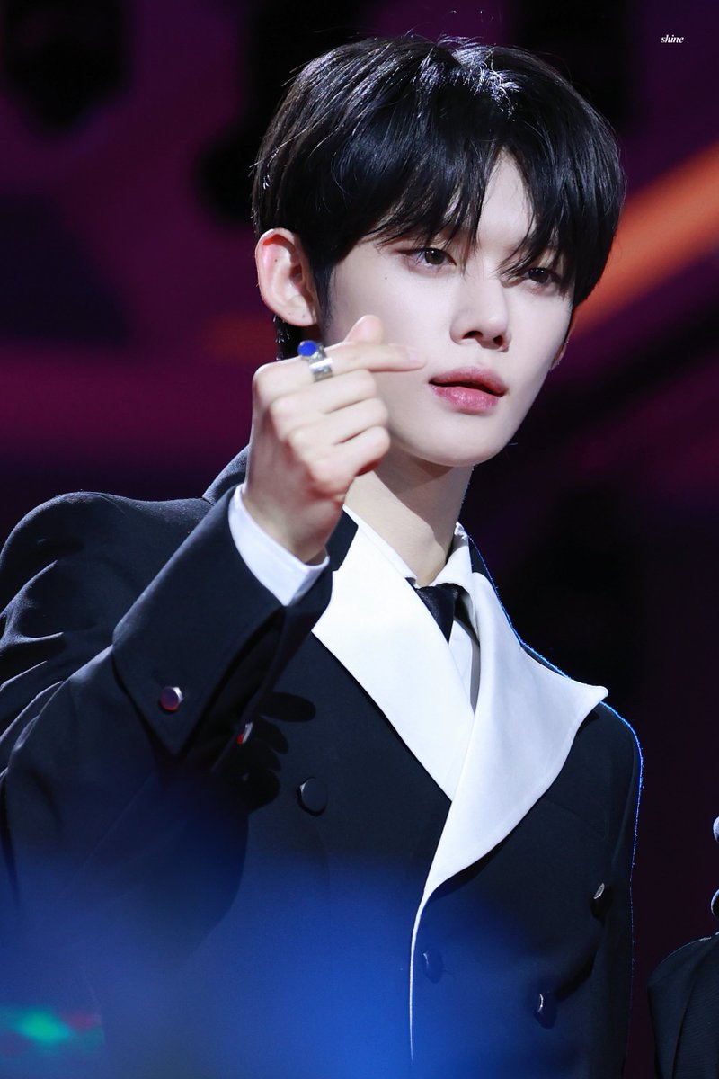 𝗛𝗮𝗽𝗽𝘆 𝗔𝗽𝗿𝗶𝗹 𝗙𝗼𝗼𝗹𝘀' 𝗗𝗮𝘆

#연준 #YEONJUN 
#TOMORROW_X_TOGETHER
#만우절 #AprilFoolsDay