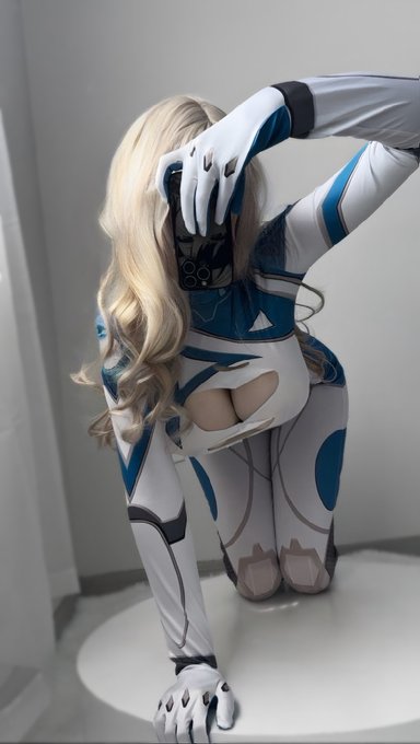 sue storm invisible woman https://t.co/WliXLnusgn