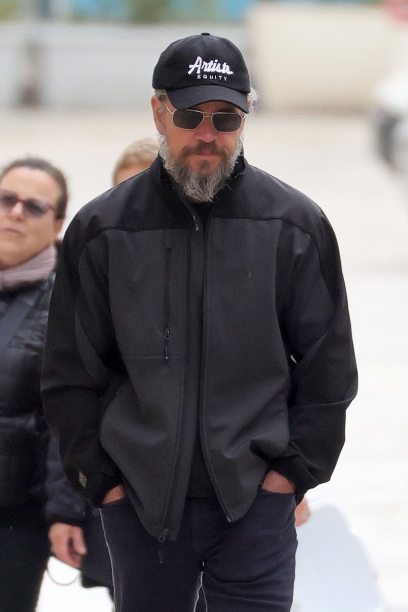 hourly matt damon tweet media