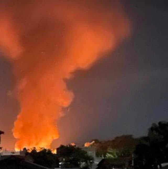 itsnongmay's tweet photo. Myanmar military continues air strikes at around 6pm this evening in Sint Kuu, Mandalay amidst the devastating earthquake. https://t.co/JEn4ZIMOcm