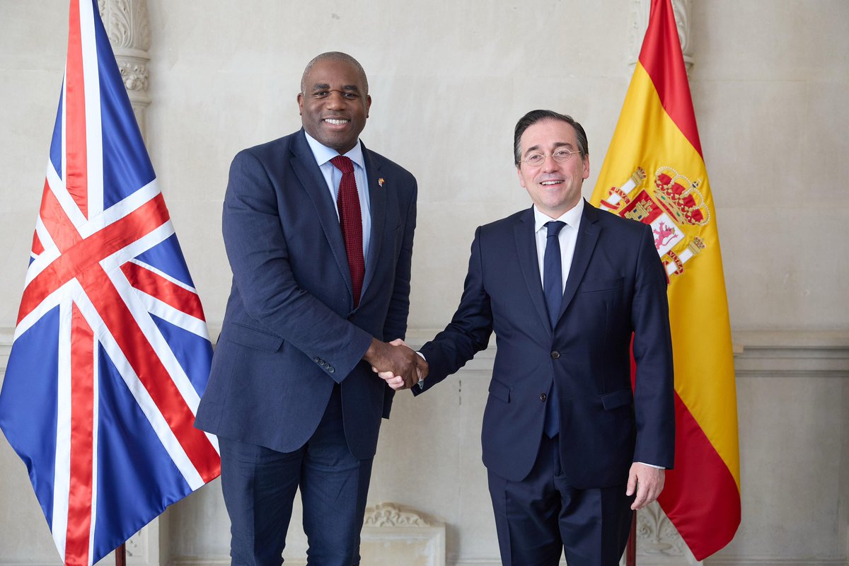 José Manuel Albares (@jmalbares) on Twitter photo Productivo encuentro con mi homólogo de Reino Unido <a href="/DavidLammy/">David Lammy</a>. Nuestras estrechas relaciones benefician a nuestros ciudadanos. Juntos defendemos los valores democráticos, la seguridad europea y la paz frente a la agresión rusa. Ambos queremos un acuerdo en relación a Gibraltar. Productivo encuentro con mi homólogo de Reino Unido <a href="/DavidLammy/">David Lammy</a>. Nuestras estrechas relaciones benefician a nuestros ciudadanos. Juntos defendemos los valores democráticos, la seguridad europea y la paz frente a la agresión rusa. Ambos queremos un acuerdo en relación a Gibraltar.