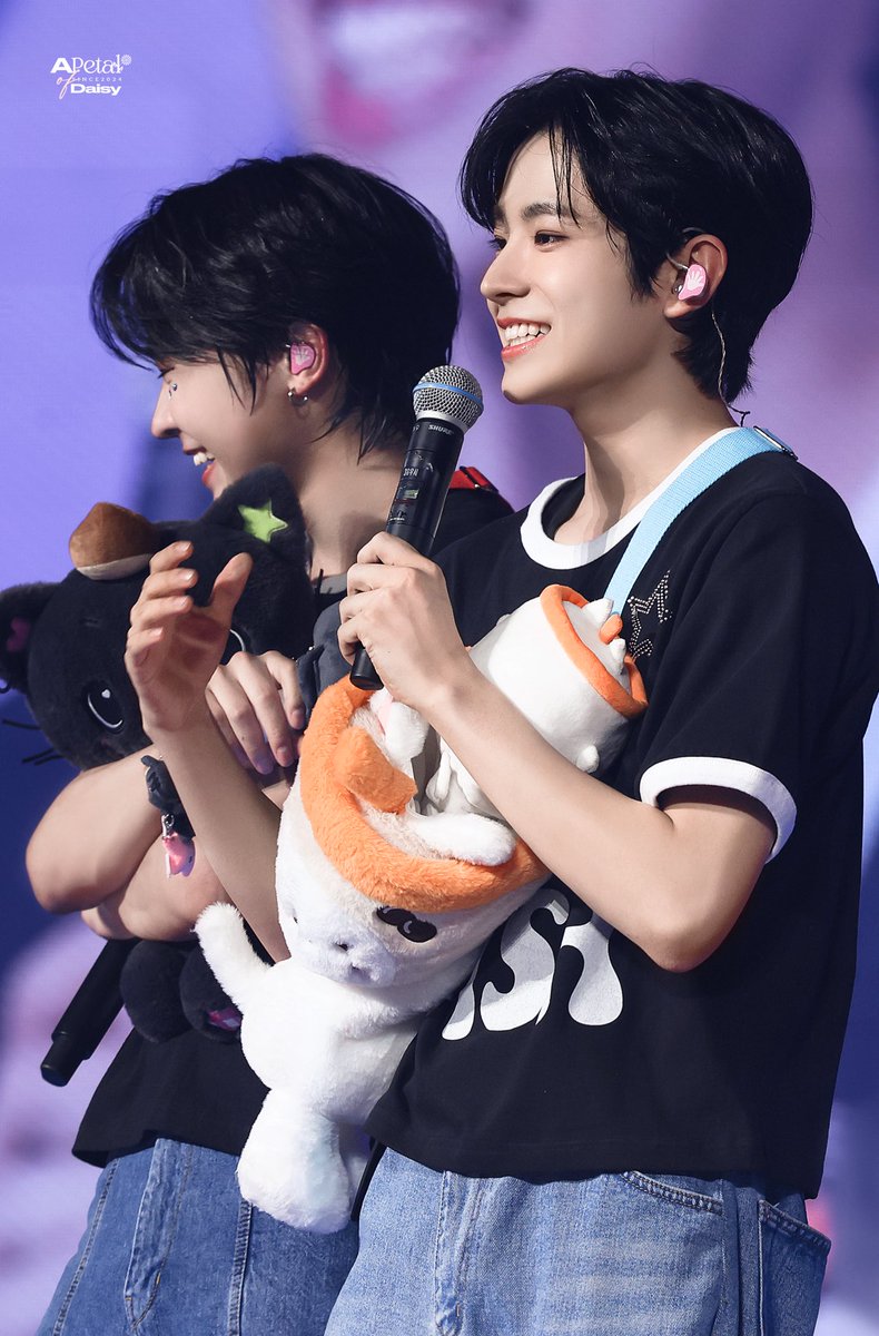 apetalof_'s tweet photo. 🐈🐈‍⬛

#AprilFoolsDay 
#NCTWISH #엔시티위시
#YUSHI #유우시 #ユウシ #RIKU #리쿠 #リク https://t.co/p3dbBt69id