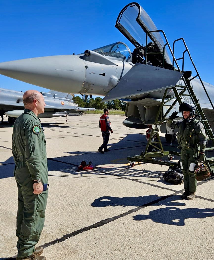 ala14_ea's tweet image. ✈️ Hoy han regresado a Albacete 6 de nuestros Eurofighter, con 6 de nuestros compañeros a los mandos. 

🇷🇴 Han volado desde Constanza, Rumanía, donde han permanecido más de 4 meses formando parte del destacamento Paznic, para cumplir con la misión “Enhanced Air Policing” (eAP-67)