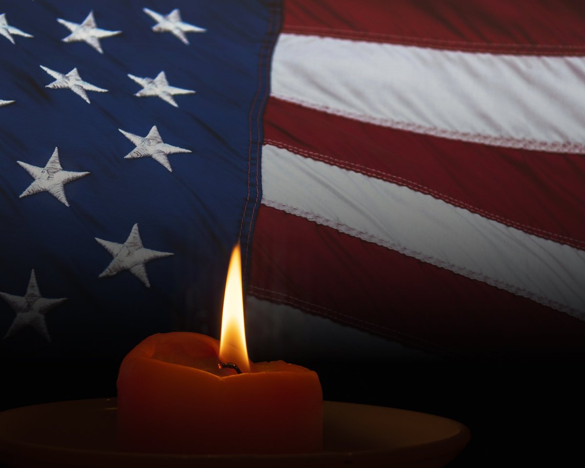 Lithuania mourns with the families and the loved ones of the three young #US soldiers who have tragically lost their lives in an accident in Pabrade.

Their memory will live forever.