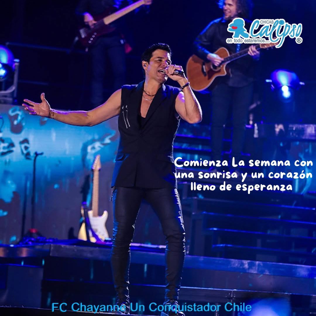 lorenancabil's tweet photo. En @Radio_Romantica  junto a #ConyyPau escuchamos a @CHAYANNEMUSIC con  #HumanosAMarte muchas gracias y lindo inicio de semana, saludos desde #Santiago @CHICASDECALIPSO 💙 https://t.co/qgOE5zBByh