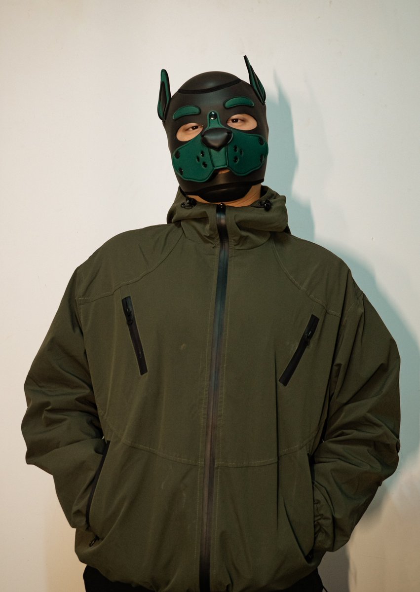 Look! A wild pup has emerged out of the blue, now that he shaked out all his past memories, showing off his own and true color, where will he be from now on? 
Who knows.

🐶🧵: <a href="/xiongyin1994/">熊印-RULER工作室</a>