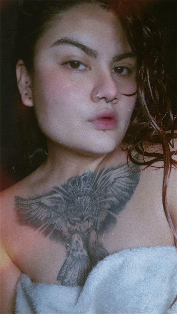 I just took a shower and it was actually really humid... I'm not talking about showers! 😜😈💦

linktr.ee/evahadid