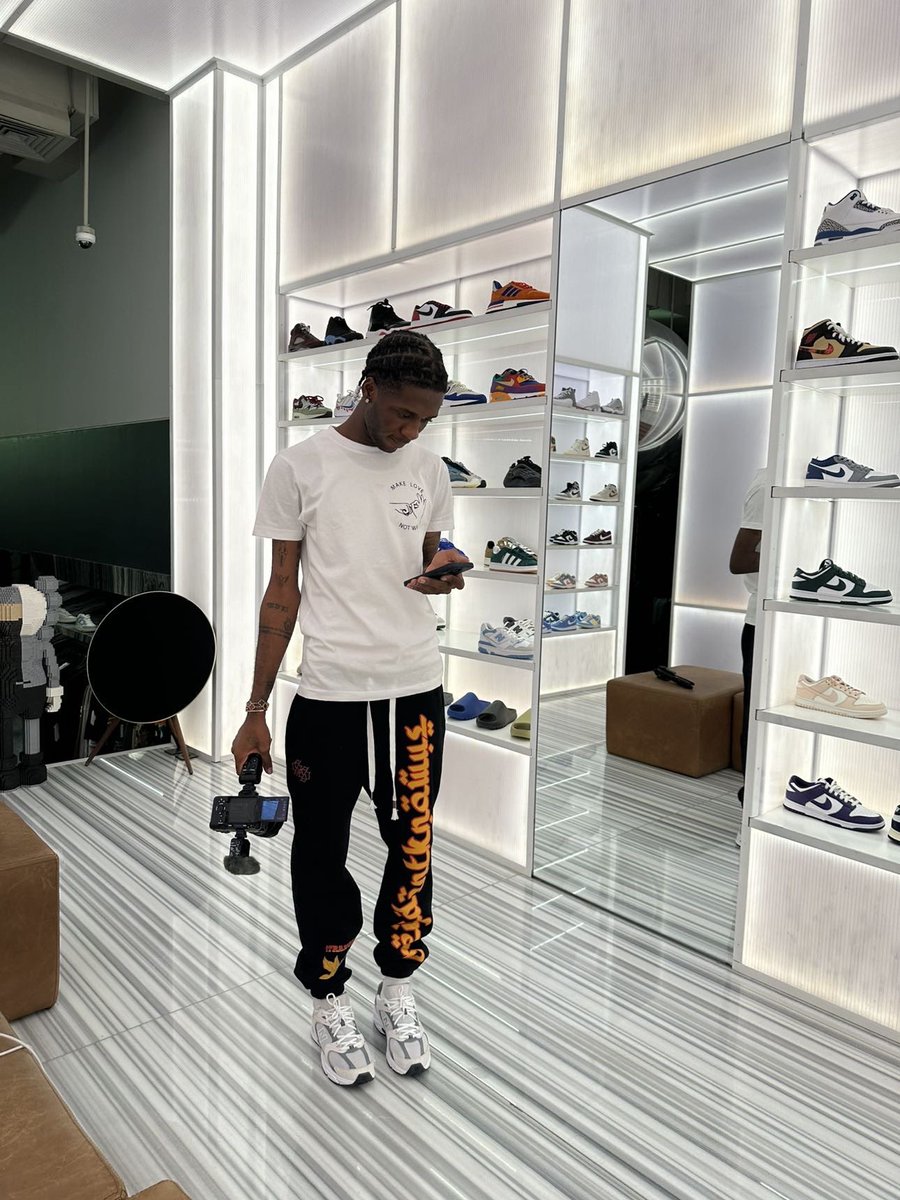 strangerstdku's tweet image. STRANGERS TDKU SWEATPANTS 

COLOR : BLACK