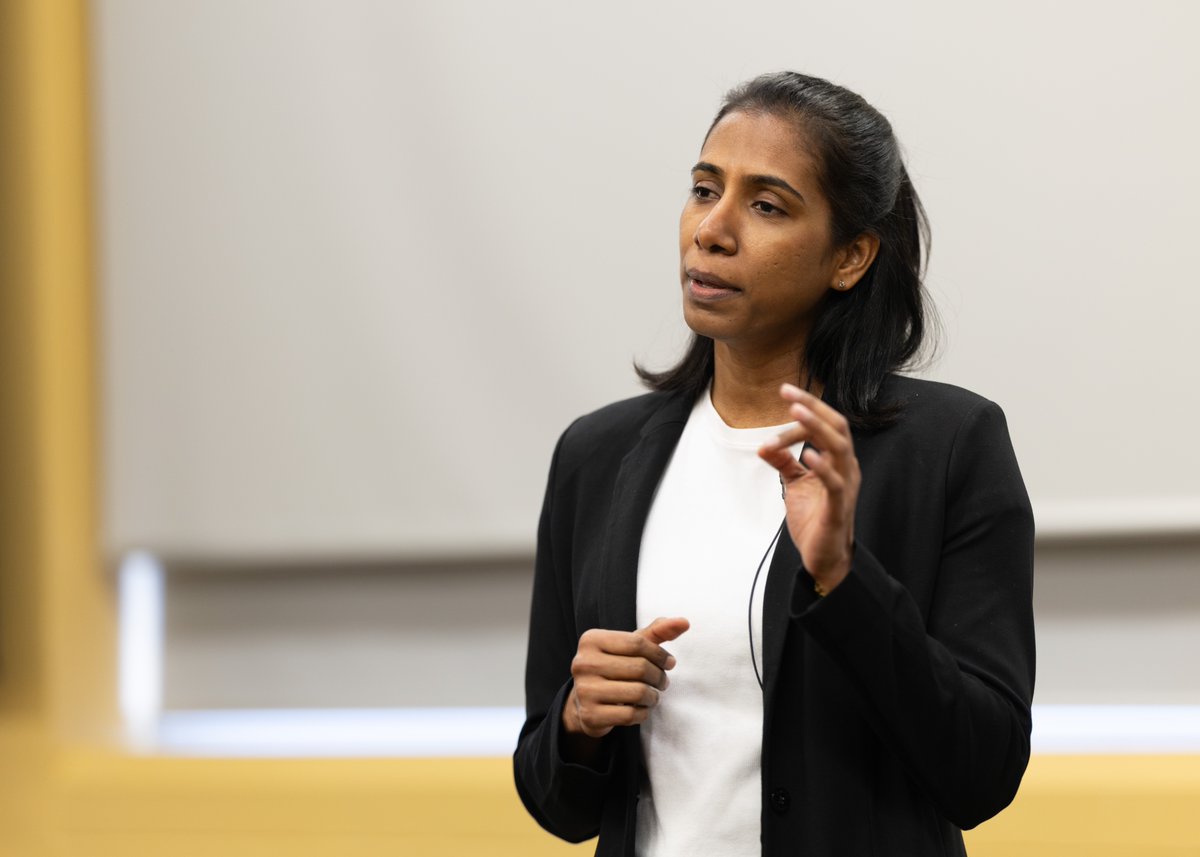 From complex research to clear communication—Madhushani Ariyadasa from Civil Engineering is set to inspire at the #3MT finals tomorrow -ho will take the title? Join us to find out! 🏆🎤 #UMGradStudies #UManitoba

news.umanitoba.ca/2025-3mt-final…
