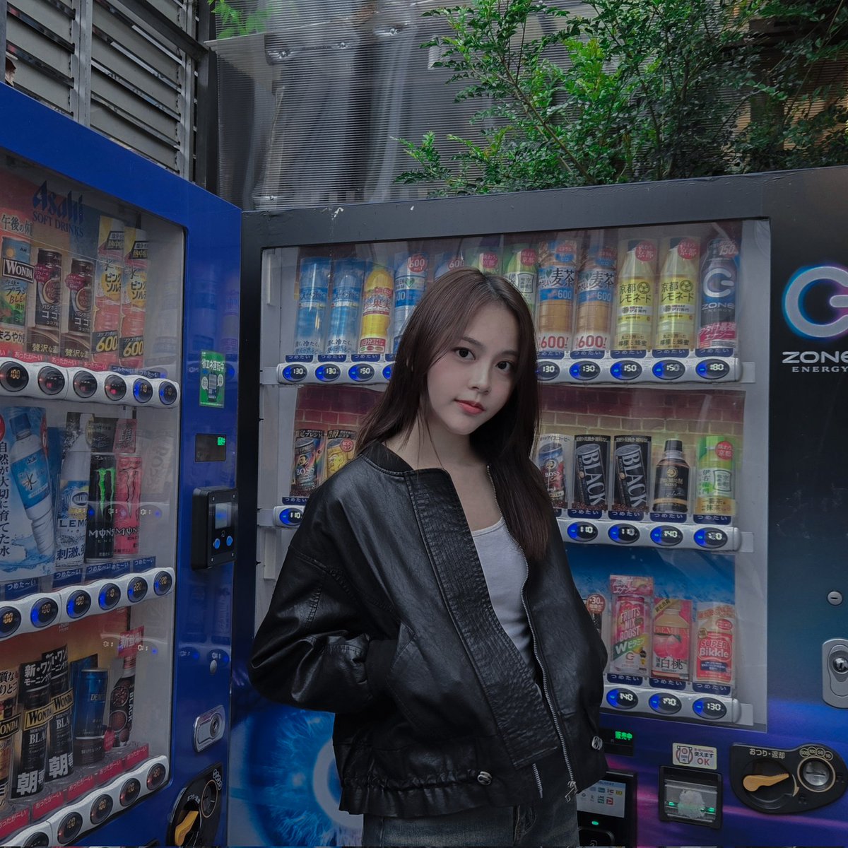 H2H_NEWS's tweet photo. [TRANS] 250401 CARMEN Weverse

S2U!!!  
Rmen is here! 🤩✨️  

The first overseas event was absolutely amazing!!! It was my first time performing in such a huge stadium, and I was so nervous but also incredibly excited to meet all of you.  
When I finally performed, I felt so happy!!

I had always imagined moments like this when I was a trainee, but to actually be on the stage I’d dreamed of was like a dream come true 💖🥹  
There were a few moments that made me feel a bit sad, but we’ll keep working hard to bring you even better performances! Please look forward to our next comeback! 🤩😝  

I’ve always wanted to visit Japan since I was young, and I’m so happy I finally got to go!!!  
It was my first fan signing event in Japan, and I had so much fun. I was so happy to be with S2U! I hope we can have many more moments like this in the future~ I love you💖🥰🥰  

How do you like my picture?  
Please set it as your background! LOL  

I love you ❤️  
#S2Uloveyou  
#S2Uismine  

#Hearts2Hearts #하츠투하츠 #H2H @Hearts2Hearts