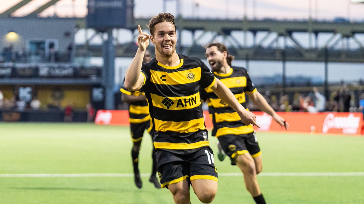 USLChampionship's tweet photo. Is there a better combo than @robbiemertz14 and the @SteelArmy? 😊 https://t.co/eCt24xSmiM