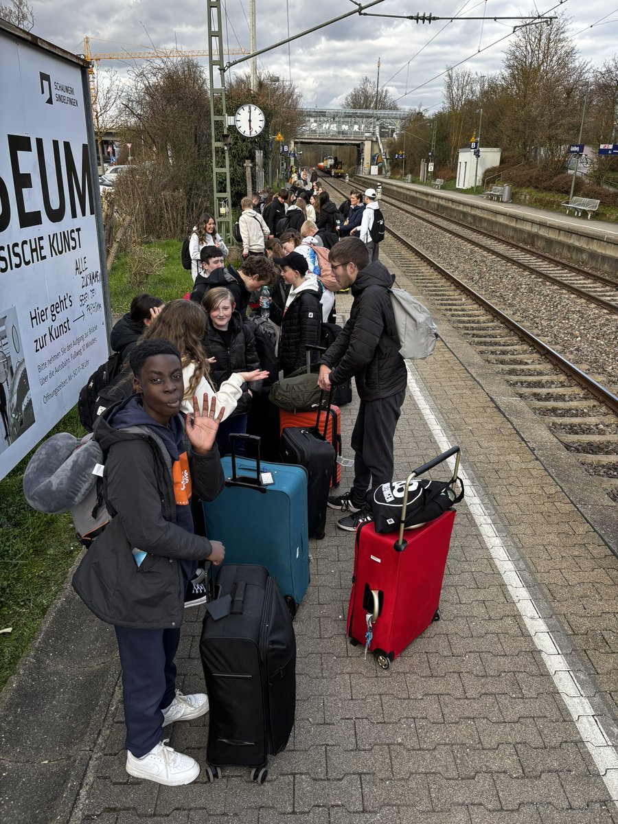 And we’re off! German exchange students are on the way to Stuttgart airport for our flight home. On track for our scheduled arrival time of 2:00am at DHFS. We’ll ask students to update parents by text once we’re on the coach from Heathrow. <a href="/DHFSUpdate/">D H F S</a> <a href="/DHFSErasmus/">DHFSInternational</a>