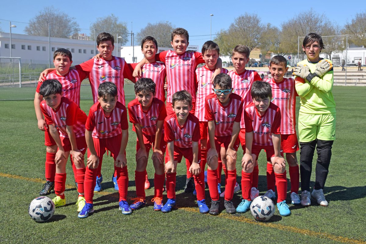La unión hizo la fuerza✅💪. Gigantes del alevin <a href="/CdMarquesa/">CD La Marquesa</a> ➕benjamines <a href="/CdMarquesa/">CD La Marquesa</a>, victoria ante un batallador alevín (C) <a href="/SherryAtletico/">C.F. SHERRY ATLÉTICO</a>, al que deseamos suerte en lo que resta de temporada.
Orgullosos de de vuestro esfuerzo, unión y alegría, se gane o se pierda. ¡Seguimos!