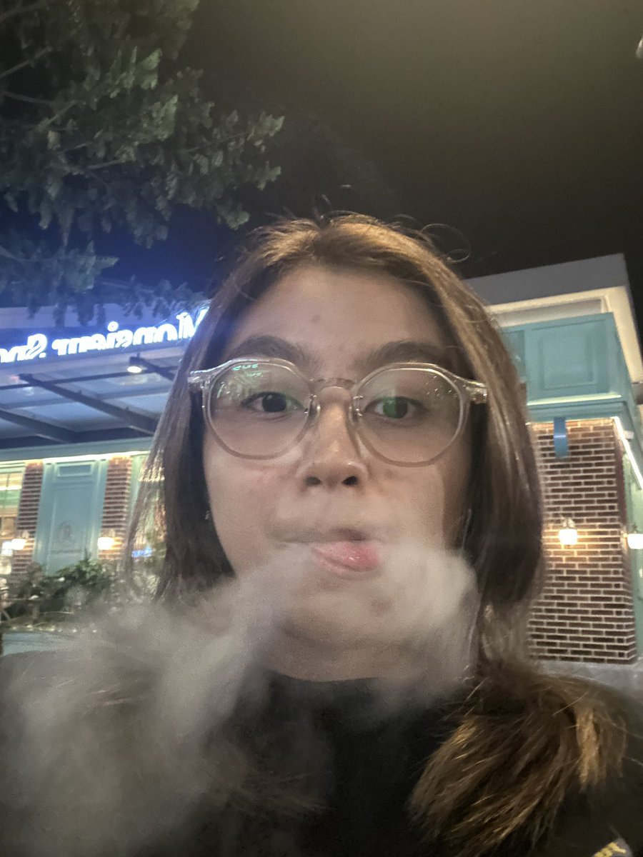 gempxa's tweet photo. maaf hari ini aku #sakau https://t.co/25NPQbKaTS