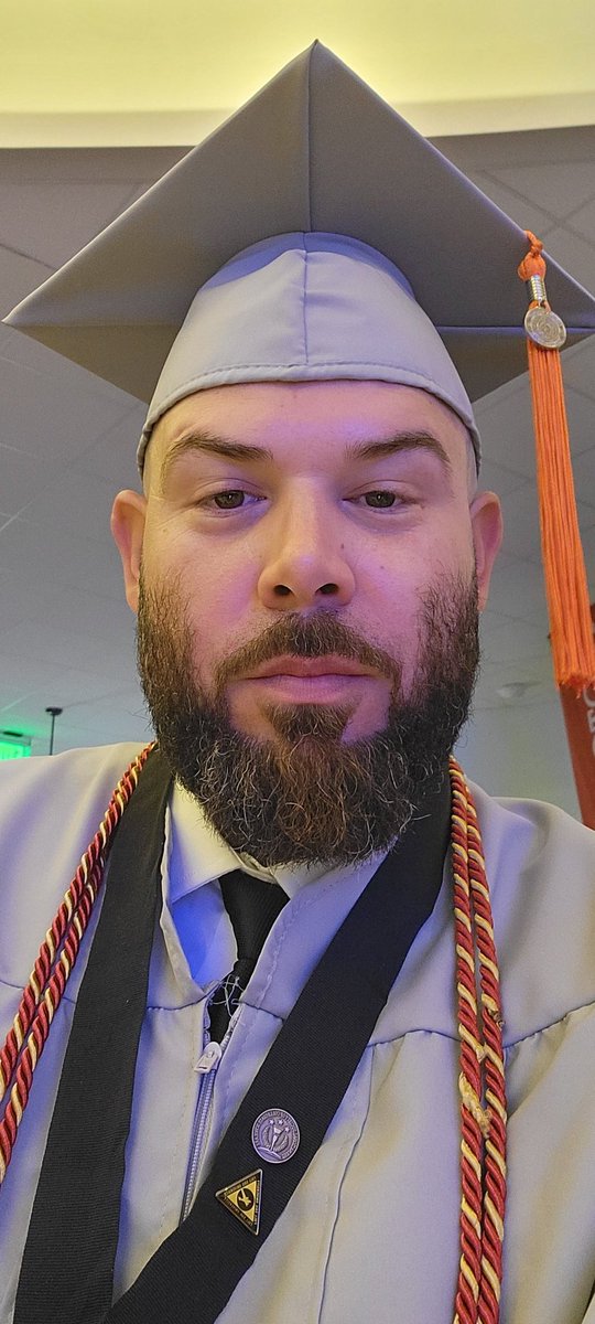 🧡👨‍🎓
I did it... but I'm not done!!!
#fullsail