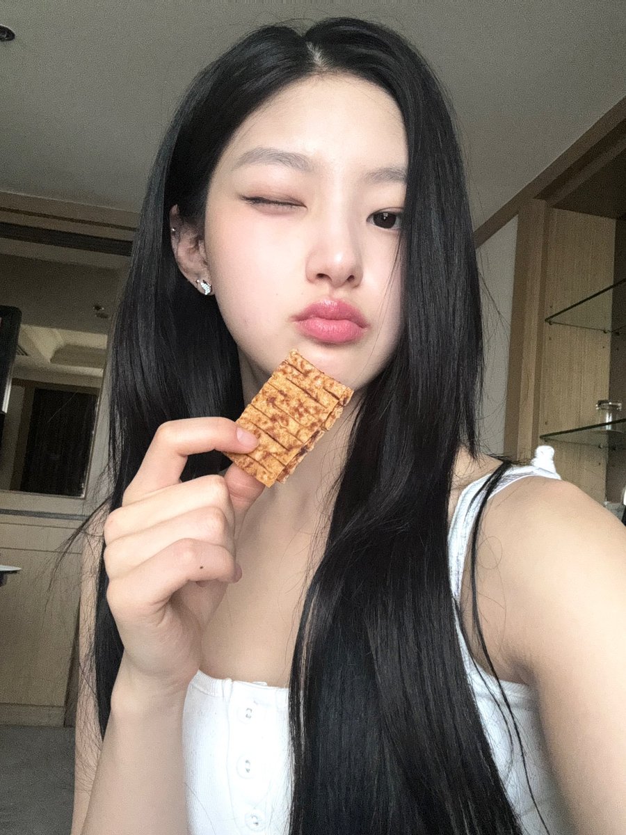 haneul pics tweet media