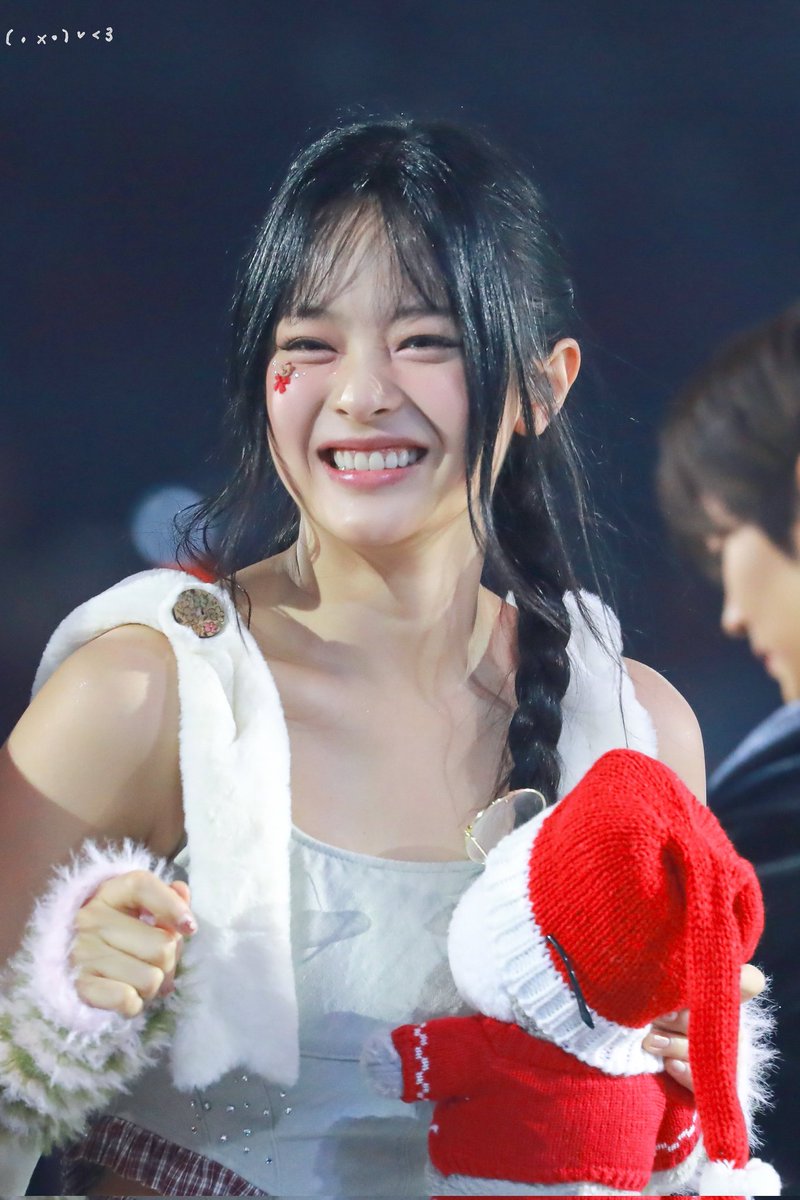 phamgif's tweet photo. Her smile 🥹💗

#NJZ #엔제이지
#하니 #Hanni #ハニ https://t.co/dXK9pAsSfN