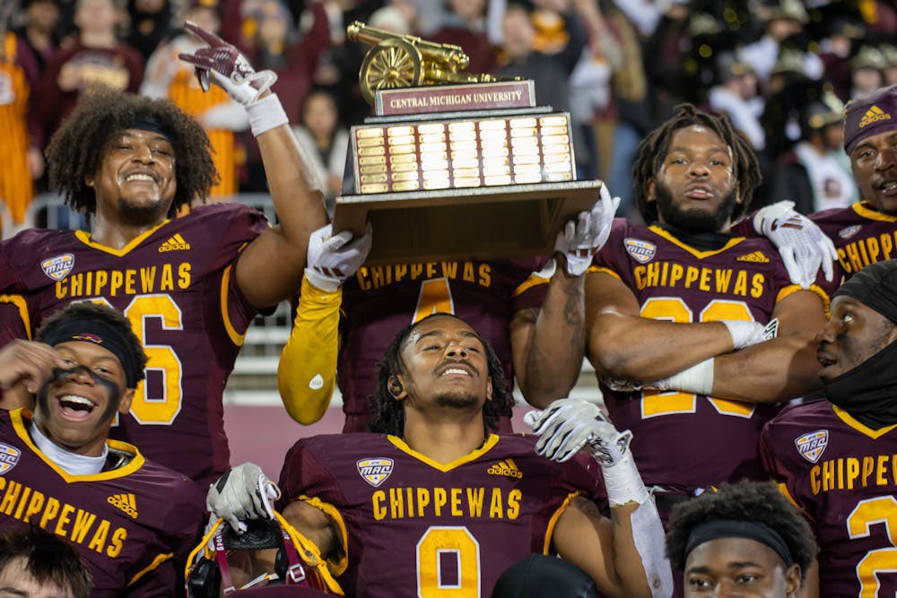 Derrick Williams (@derrickwill2026) on Twitter photo #AGTG After a great visit and great conversation with <a href="/CoachDukes_/">Christian D. Dukes</a> I am blessed to say I have received an offer from <a href="/CMU_Football/">Central Michigan Football</a>!!!
<a href="/RisingStars6/">Rising Stars Academy</a> <a href="/AllenTrieu/">Allen Trieu</a> @RivalsWardlaw <a href="/RivalsFriedman/">Adam Friedman</a> #AGTG After a great visit and great conversation with <a href="/CoachDukes_/">Christian D. Dukes</a> I am blessed to say I have received an offer from <a href="/CMU_Football/">Central Michigan Football</a>!!!
<a href="/RisingStars6/">Rising Stars Academy</a> <a href="/AllenTrieu/">Allen Trieu</a> @RivalsWardlaw <a href="/RivalsFriedman/">Adam Friedman</a>