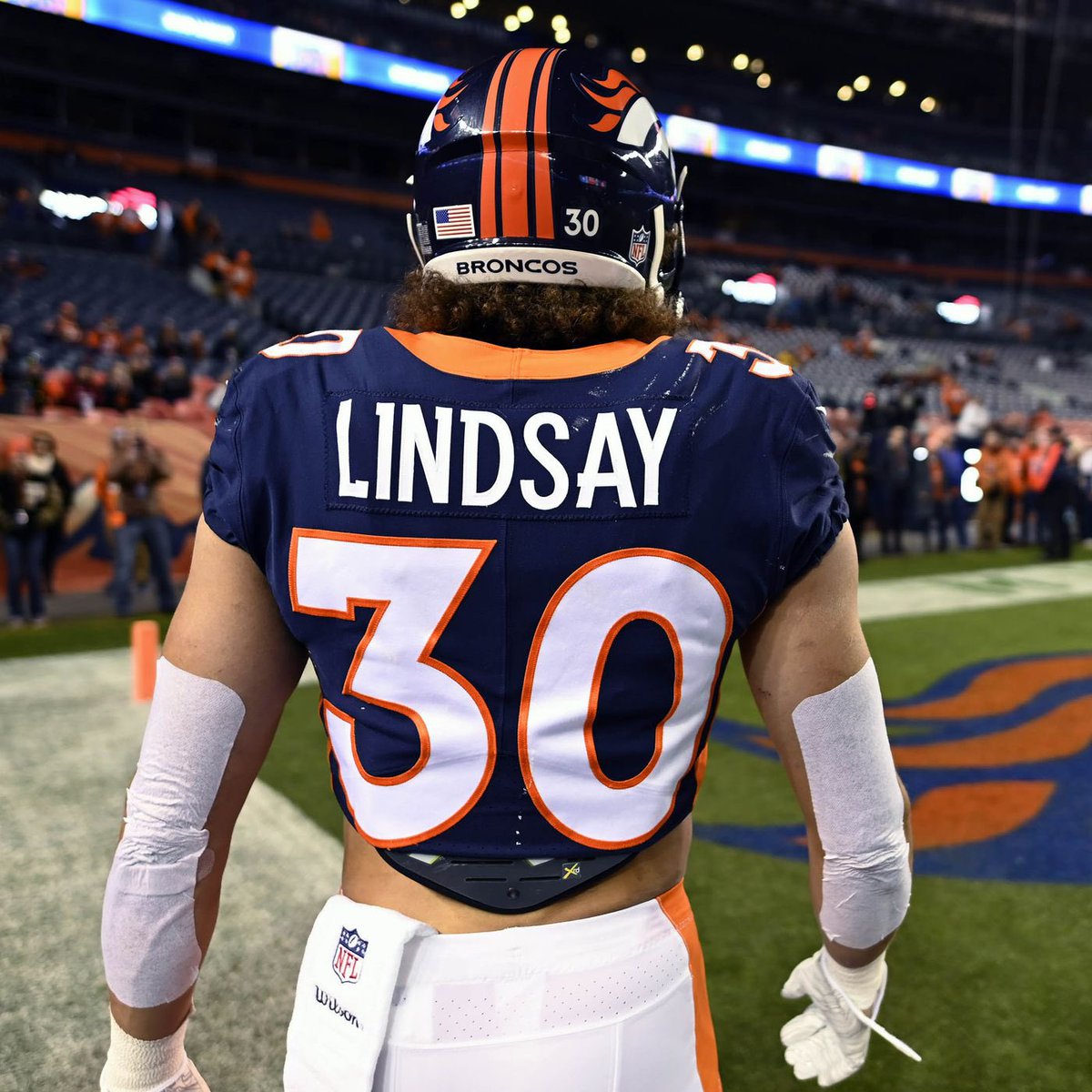 MLFootball (@_mlfootball) on Twitter photo UNDERRATED: Running back Phillip Lindsay was extremely underrated for the #Broncos as a rookie in 2018.
192 attempt
1,037 rushing yard
9 touchdowns
Pro Bowl
All-Rookie Team
<a href="/I_CU_boy/">Phillip Lindsay</a> is one of three rookie RBs to hit 1K yards in a season on under 200 carries.
(h/t StatMuse) UNDERRATED: Running back Phillip Lindsay was extremely underrated for the #Broncos as a rookie in 2018.
192 attempt
1,037 rushing yard
9 touchdowns
Pro Bowl
All-Rookie Team
<a href="/I_CU_boy/">Phillip Lindsay</a> is one of three rookie RBs to hit 1K yards in a season on under 200 carries.
(h/t StatMuse)
