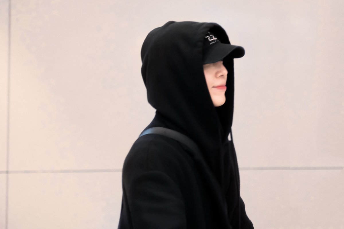 250106  🇰🇷

<a href="/JYHeffect/">정용화</a> 

#씨엔블루 #CNBLUE 
#JUNGYONGHWA #정용화 #鄭容和
 #AprilFoolsDay #만우절