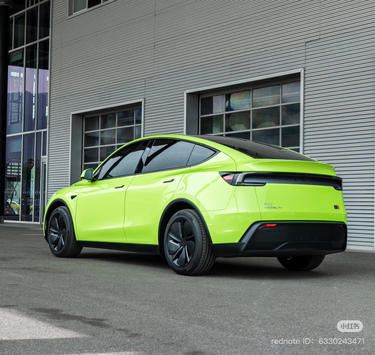 TeslaNewswire's tweet photo. New Tesla Model Y in Lime Green https://t.co/cV29PJov4D