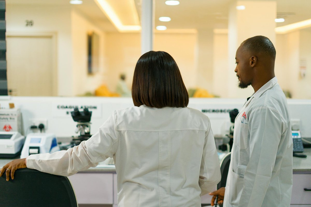 JayouDeeE's tweet photo. KNOWLEDGE SHARING IN MEDICAL LABORATORY PRACTICE.
A THREAD.
Knowledge sharing in medical laboratory practice is a critical component for advancing healthcare, improving diagnostic accuracy, and fostering professional development. It involves the exchange of expertise, https://t.co/4gKpYgl1Dj