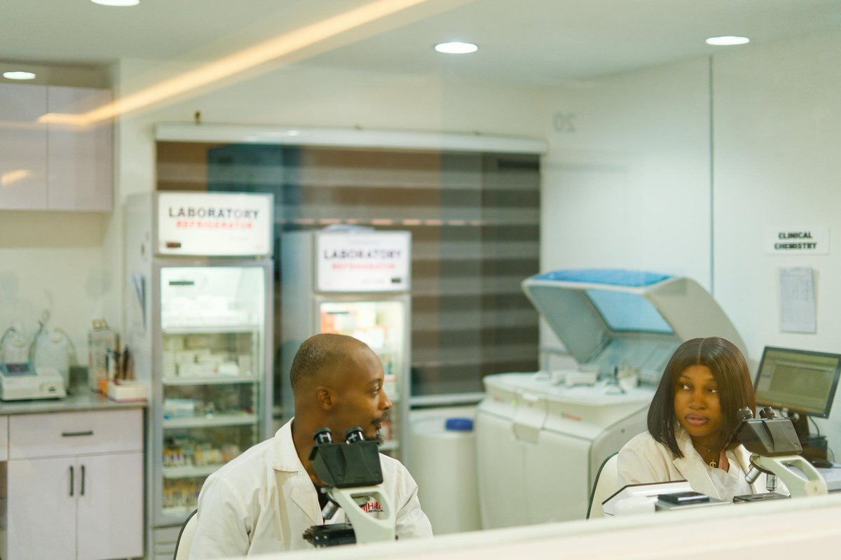 JayouDeeE's tweet photo. KNOWLEDGE SHARING IN MEDICAL LABORATORY PRACTICE.
A THREAD.
Knowledge sharing in medical laboratory practice is a critical component for advancing healthcare, improving diagnostic accuracy, and fostering professional development. It involves the exchange of expertise, https://t.co/4gKpYgl1Dj