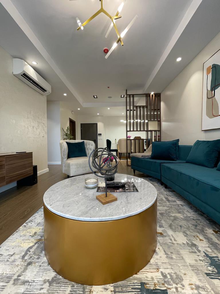 livinglagosng's tweet image. Once you step inside, you’ll never want to leave. Don’t say we didn’t warn you😍😏✨
.
.
.
🛏️ 2 Bed 
🏡 Bluewaters 11F (11th Floor Oceanview)
🇳🇬 Oniru, Lagos.

#LivingLagosGroup #LivingLagosUK #shortletsinlagos #shortletapartment #Airbnb #shortletsng #ExploreHomes #Explorepage