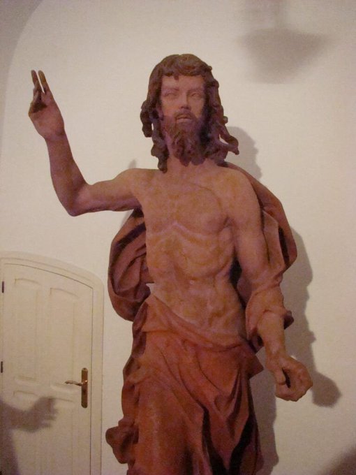 La Hermandad de la Sagrada Resurrección de Jerez Renueva su Identidad con una Nueva Imagen del Cristo Resucitado Inspirada en Luis Ortega Bru