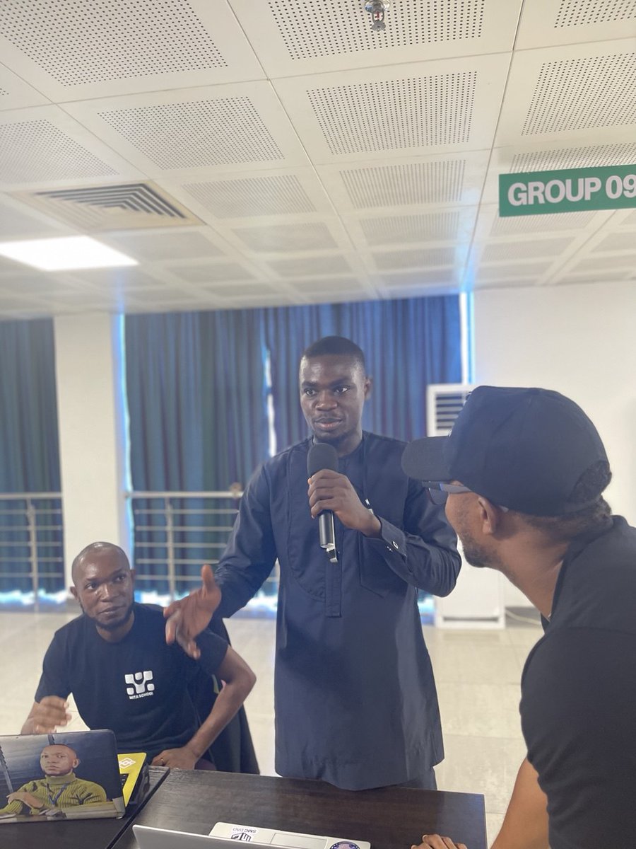 everule01's tweet image. Spent the day at the Avalanche developers workshop learning about the Blockchain and connecting with other developers. The future is on-chain⚡. 
#Avalanche #MitaSchool