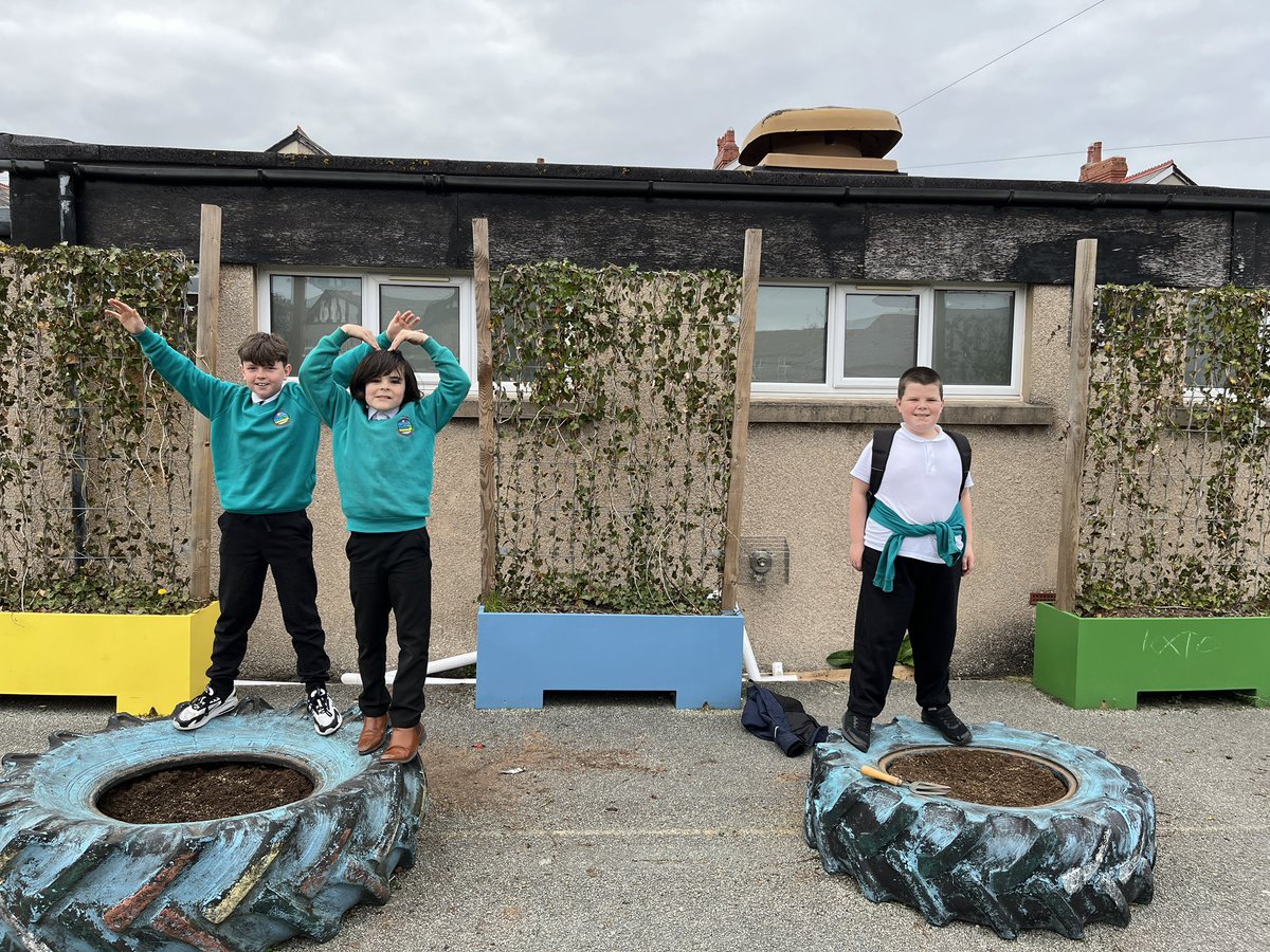 Ysgol Ffordd Dyffryn (@ffordddyffryn) on Twitter photo Eco Club have been busy sowing wildflower seeds this afternoon. #finetilth <a href="/EcoSchoolsWales/">Eco-Schools Wales</a> <a href="/The_RHS/">The RHS</a> <a href="/CarolKlein/">Carol Klein</a> Eco Club have been busy sowing wildflower seeds this afternoon. #finetilth <a href="/EcoSchoolsWales/">Eco-Schools Wales</a> <a href="/The_RHS/">The RHS</a> <a href="/CarolKlein/">Carol Klein</a>