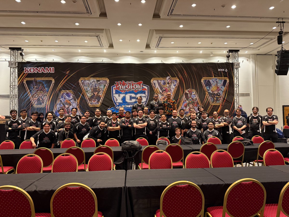 DevirArgentina's tweet photo. Nunca nos cansaremos de decirlo, porque es un hecho... Sin ellos, nada de esto sería posible 💙 ¡Infinitos agradecimientos a los Jueces del YCS Buenos Aires 2025 de Yu-Gi-Oh! ⚡️👏🏻
#yugioh #yugiohcards #yugiohcommunity #yugiohtcg #devirargentina #tcg #vivejugando #YCSBuenosAires https://t.co/Rwde7Ydq0D