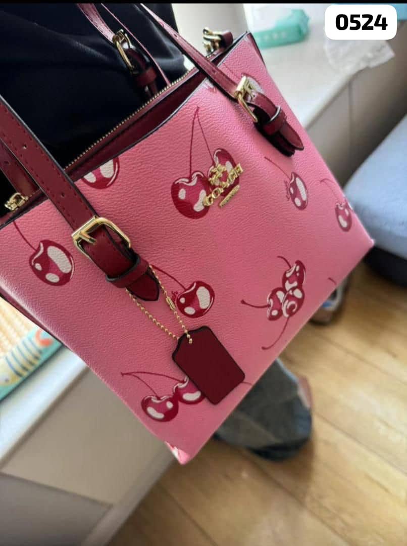 fimoclosette's tweet photo. Hi guys, this pretty cute bag available.🥰
Price: N29k

Pls retweet if this comes across your timeline.

#RHOLagos #Diiadem #Carolyna #ISWIS #Sophia #EidMubarak #AnnieMacauley #Edo state #Mothersday https://t.co/2mgKQ6bczA